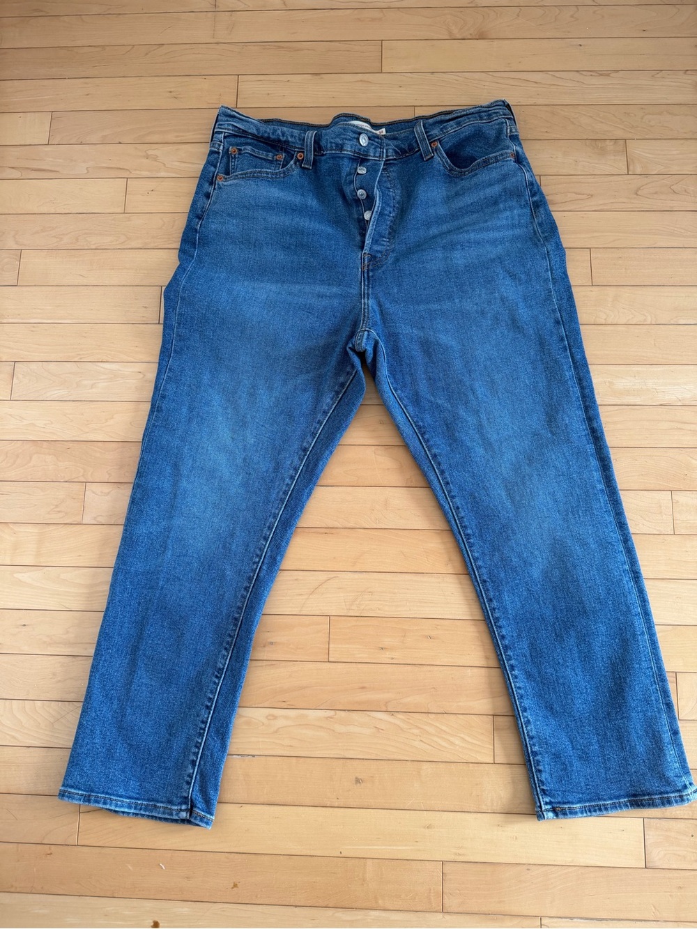 Levi’s Wedgie Straight High Rise Jeans Size 34 Medium Wash